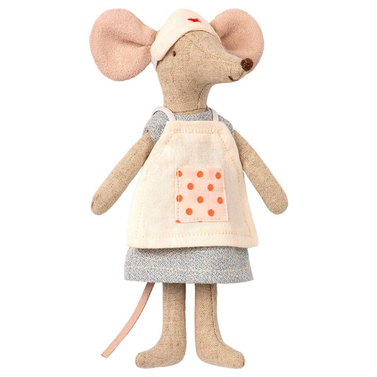Maileg: myszka pielęgniarka Nurse Mouse 15 cm - Noski Noski