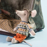 Maileg: myszka podróżnik Hiker Mouse Big Brother 13 cm - Noski Noski
