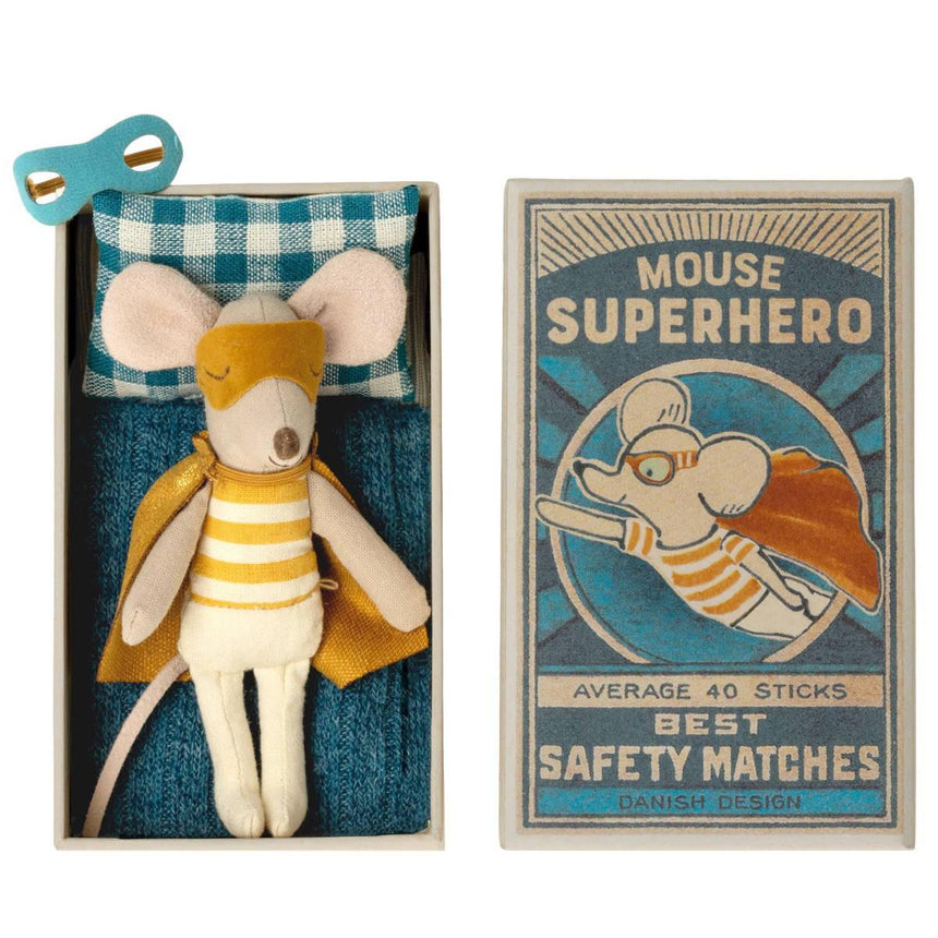 Maileg: myszka superbohater w pudełku Superhero Mouse in Box Little Brother 11 cm - Noski Noski
