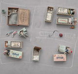 Maileg: myszka w pudełku Mouse in Matchbox Small Sister 10 cm - Noski Noski