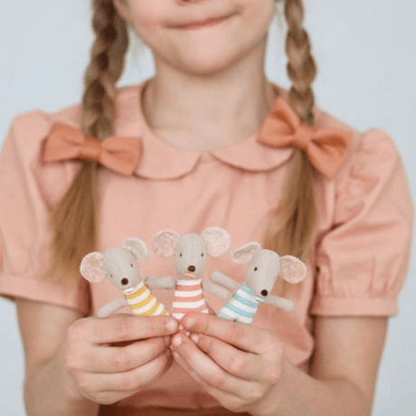 Maileg: myszki trojaczki w pudełku Baby Mice Triplets In Matchbox 8 cm - Noski Noski