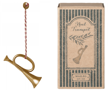 Ozdoba świąteczna Maileg trąbka metalowa w pudełku, dekoracja bożonarodzeniowa do choinki o magicznym blasku.