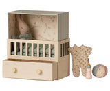 Maileg: pokoik króliczka Baby Room with Micro Bunny - Noski Noski