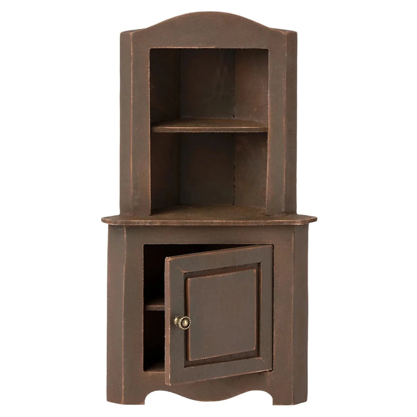 Szafka Maileg Corner Cabinet Brown Miniature retro mebelek do domku dla lalek, idealny dla myszek i lalek, drewniana dekoracja.