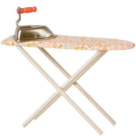 Maileg: żelazko z deską do prasowania Ironing Board - Noski Noski