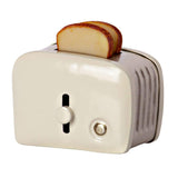 Maileg: zestaw kuchenny Miniature Toaster & Bread - Noski Noski