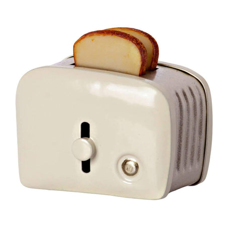 Miniaturowy toster Maileg z chlebem, idealny do zabaw w domku dla lalek, uroczy metalowy opiekacz dla małych myszek.