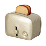 Maileg: zestaw kuchenny Miniature Toaster & Bread - Noski Noski