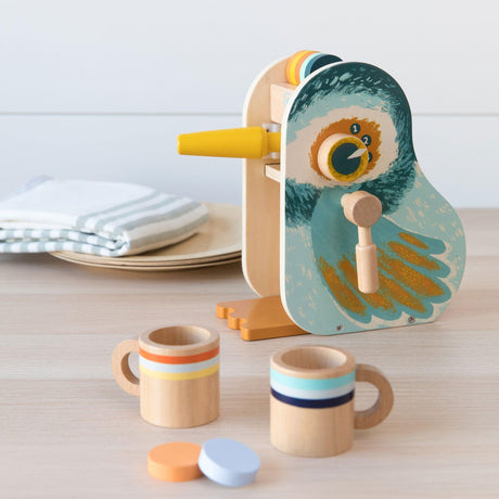 Drewniany ekspres do kawy Manhattan Toy Early Birds, zabawka dla rocznego dziecka rozwijająca wyobraźnię i kreatywność.