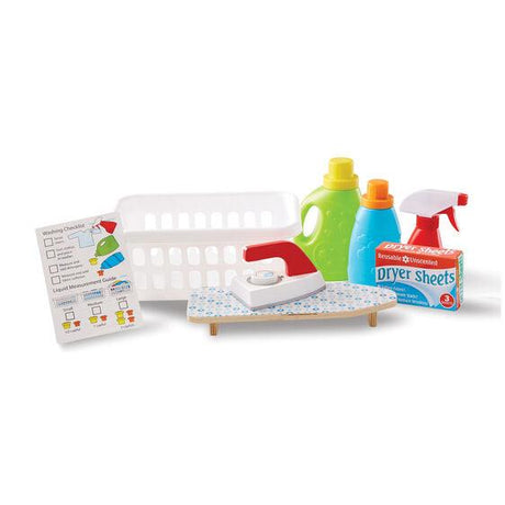 Melissa and Doug: kosz na pranie Laundry Basket Play Set - Noski Noski