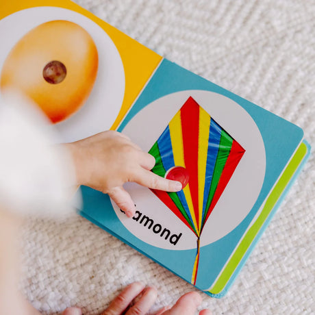 Melissa & Doug: książeczka z przyciskami Poke-a-Dot First Shapes - Noski Noski