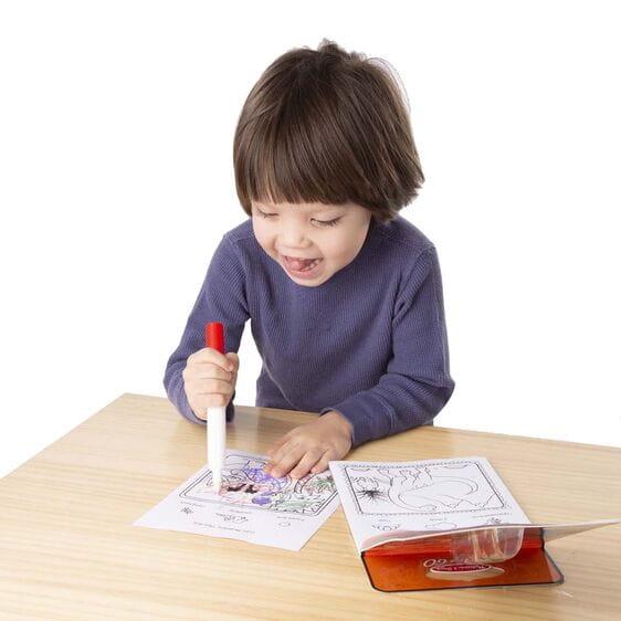 Melissa and Doug: podróżna kolorowanka z magicznym flamastrem Color Blast! - Noski Noski
