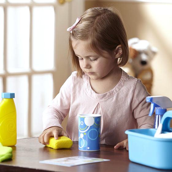 Melissa & Doug: przenośny zestaw do sprzątania Cleaning Caddy Set - Noski Noski