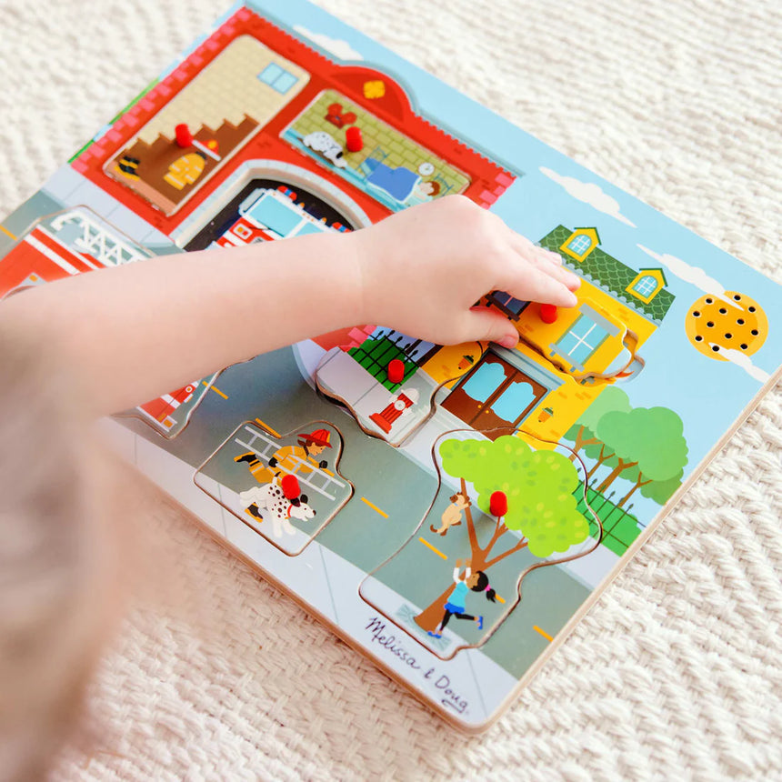 Melissa & Doug: puzzle dźwiękowe strażacy Around the Fire Station - Noski Noski