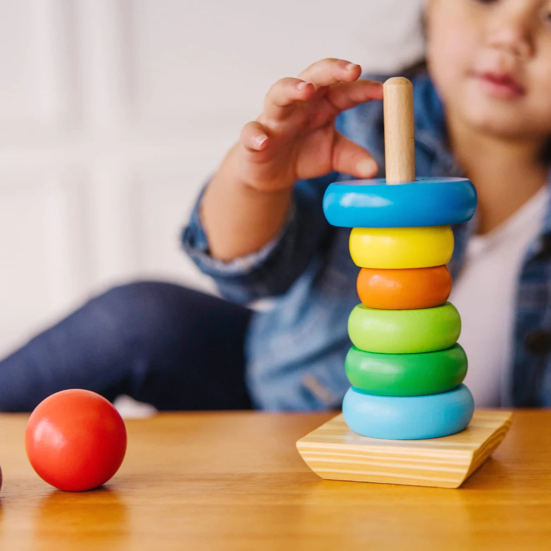 Melissa and Doug: tęczowa piramidka Rainbow Stacker - Noski Noski