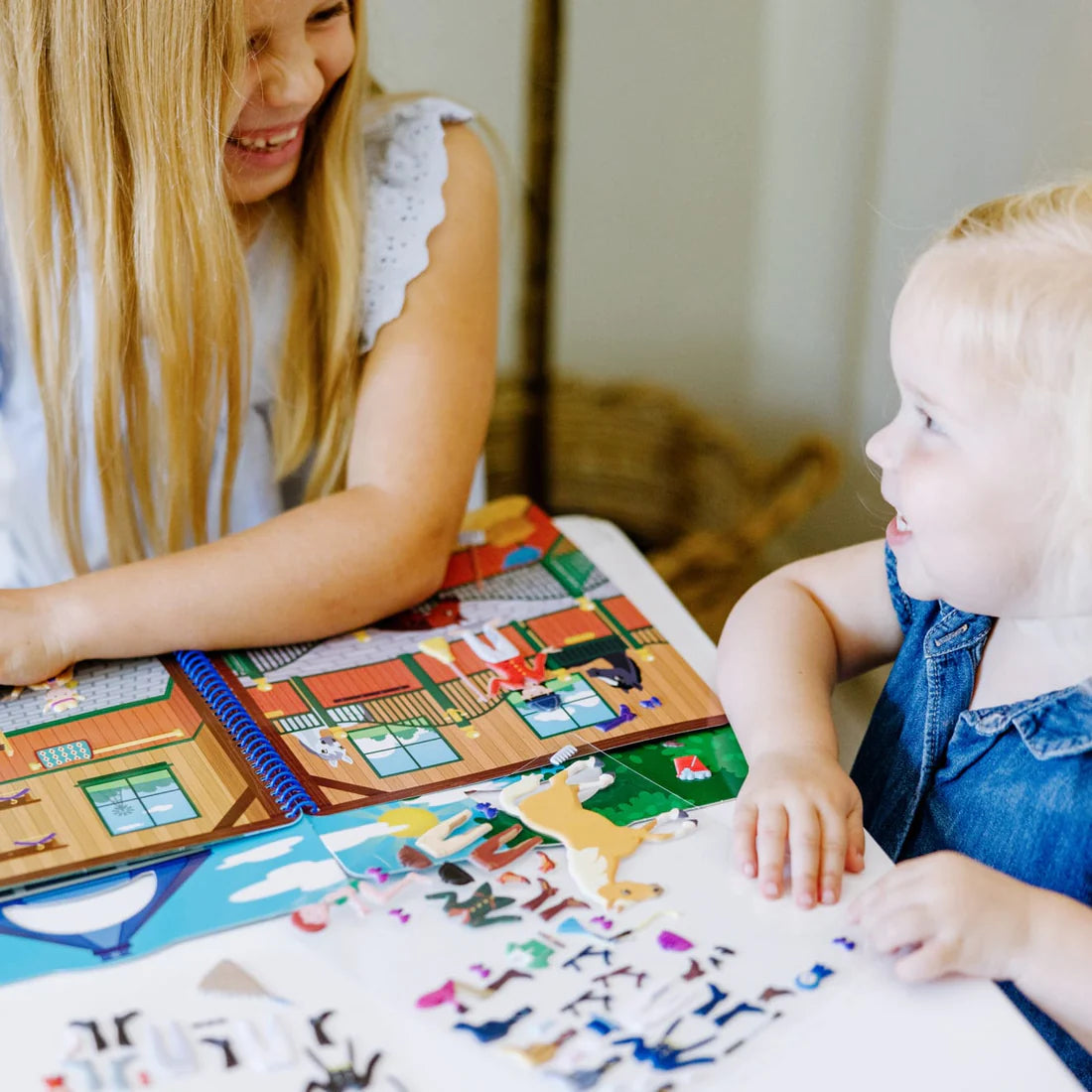 Melissa and Doug: wypukłe naklejki wielokrotnego użytku album Riding Club - Noski Noski