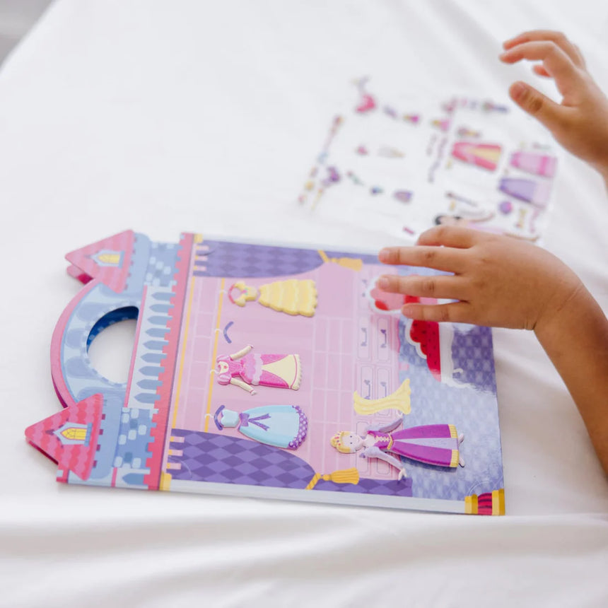 Melissa and Doug: wypukłe naklejki wielokrotnego użytku plansza Księżniczki - Noski Noski