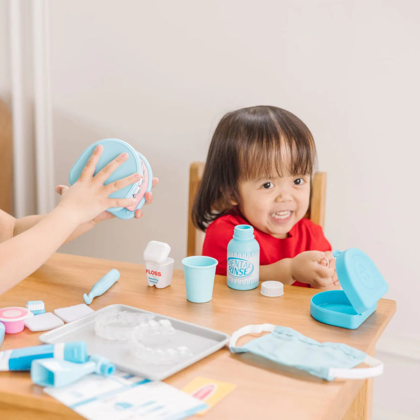 Melissa and Doug: zestaw dentystyczny Super Smile Dentist Play Set - Noski Noski