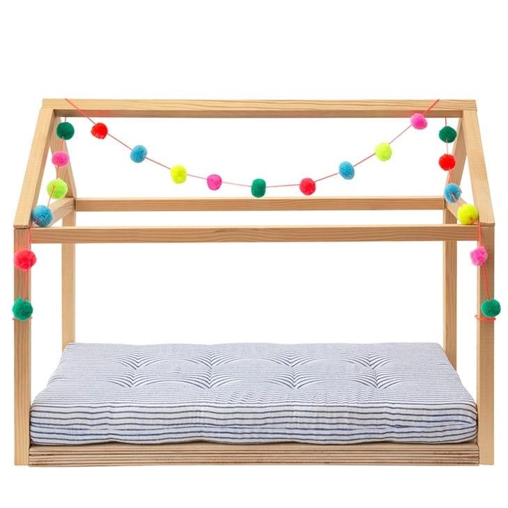 Meri Meri: drewniane łóżko dla lalki - Noski Noski