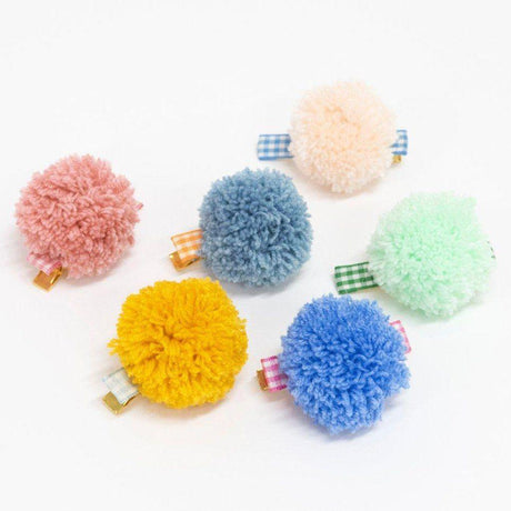 Meri Meri: spinki do włosów Gingham Big Pompom Hair Clips - Noski Noski