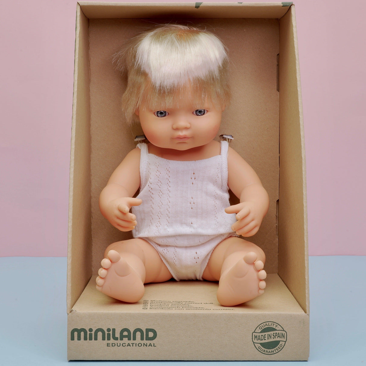 Miniland: lalka chłopiec blondyn Europejczyk 38 cm - Noski Noski