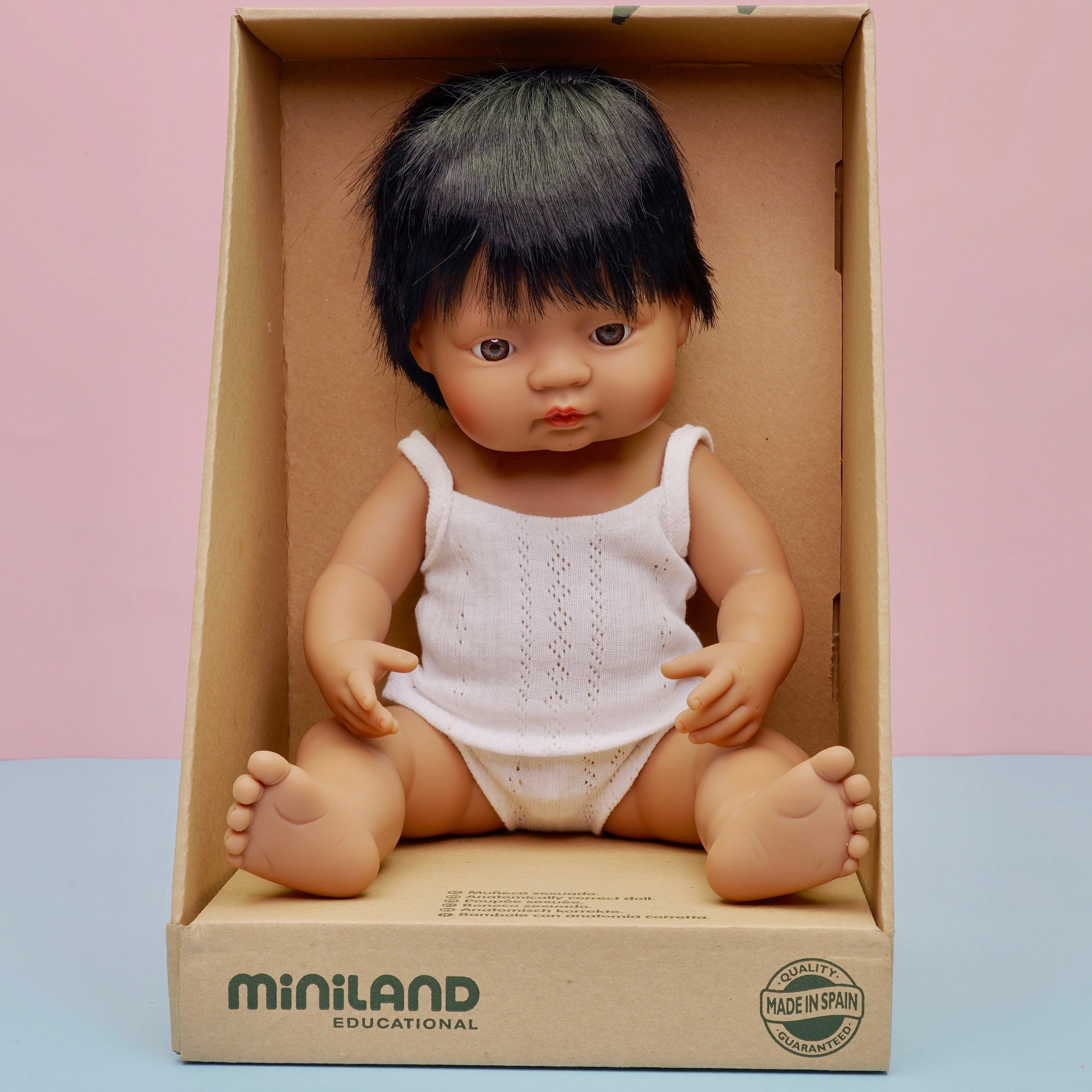 Miniland: lalka chłopiec Latynos 38 cm - Noski Noski