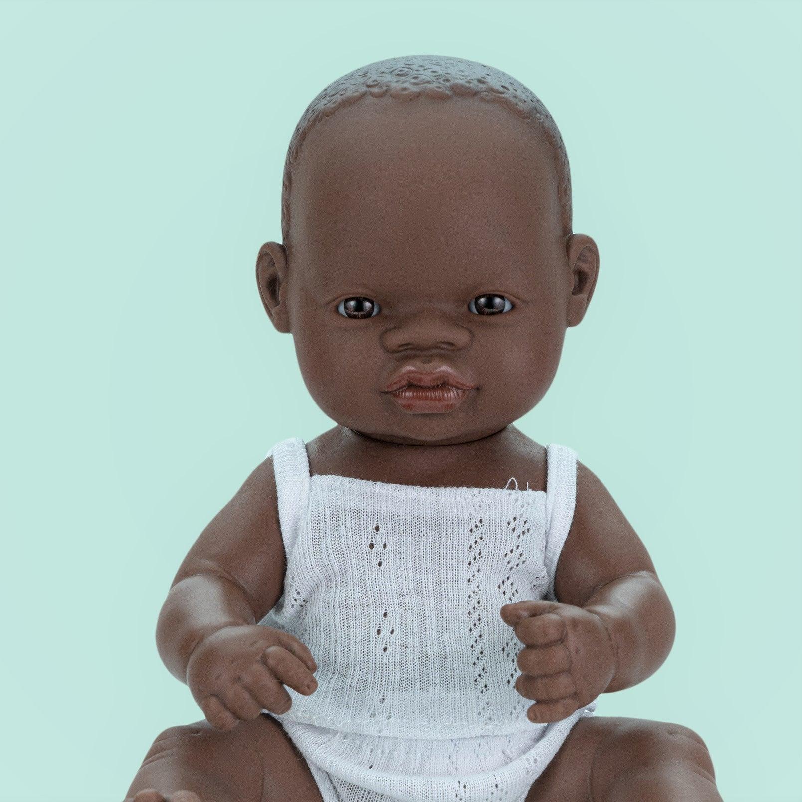 Miniland: lalka dzidziuś dziewczynka Afrykanka 32 cm - Noski Noski