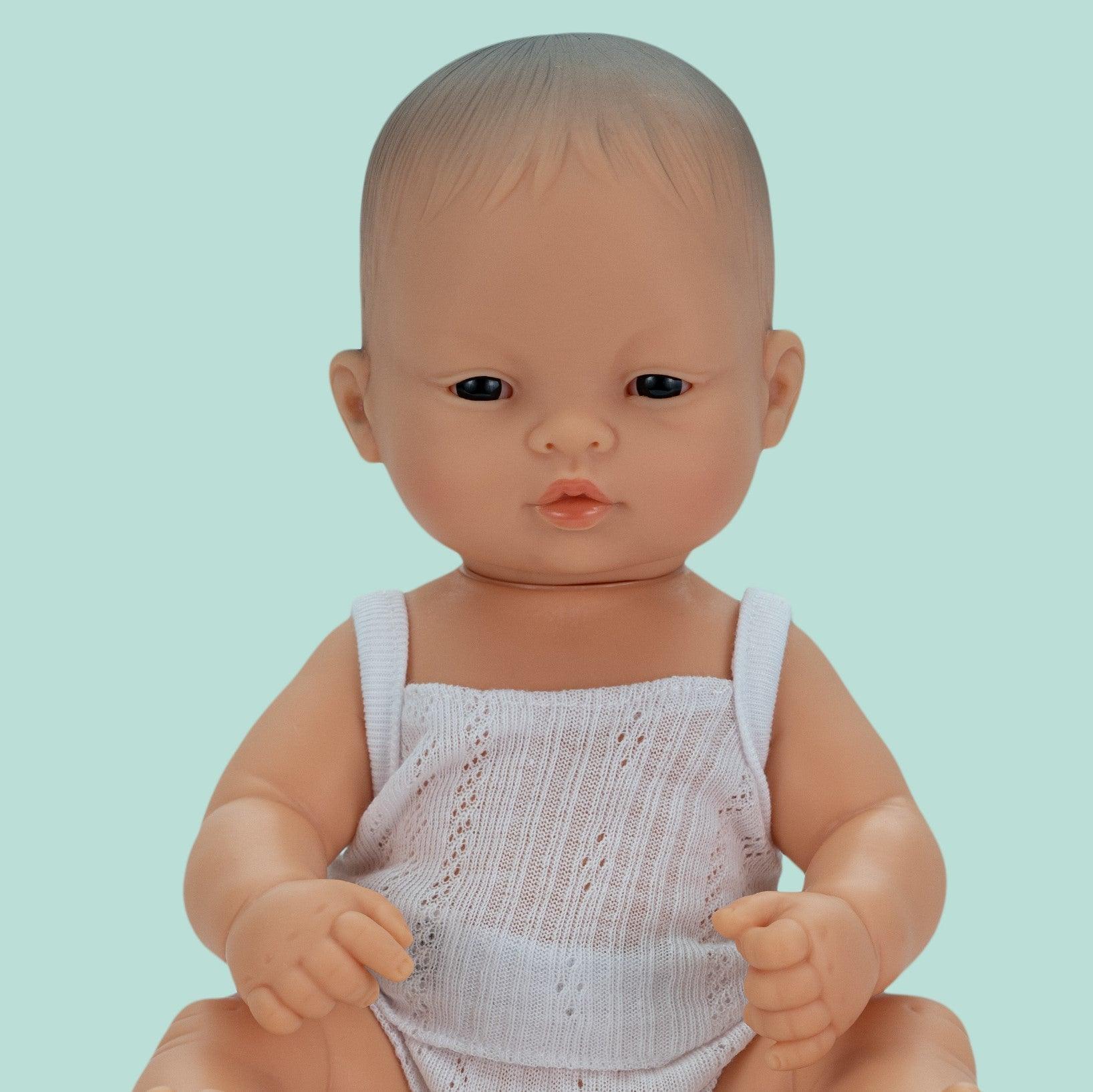 Miniland: lalka dzidziuś dziewczynka Azjatka 32 cm - Noski Noski