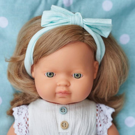 Miniland: lalka dziewczynka ciemny blond Europejka 38 cm - Noski Noski