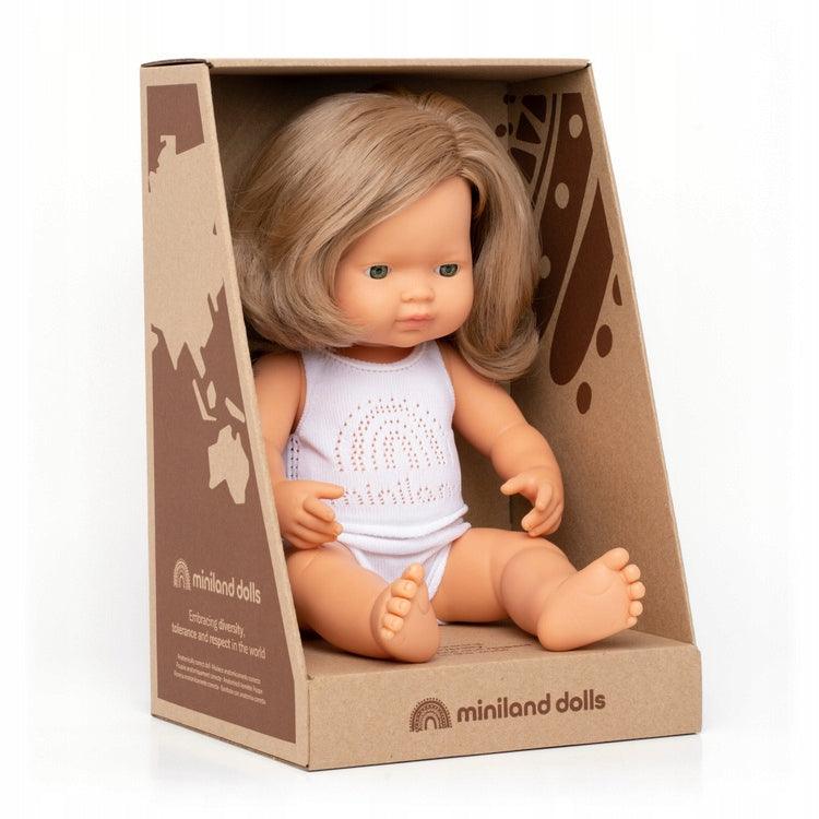 Miniland: lalka dziewczynka ciemny blond Europejka 38 cm - Noski Noski