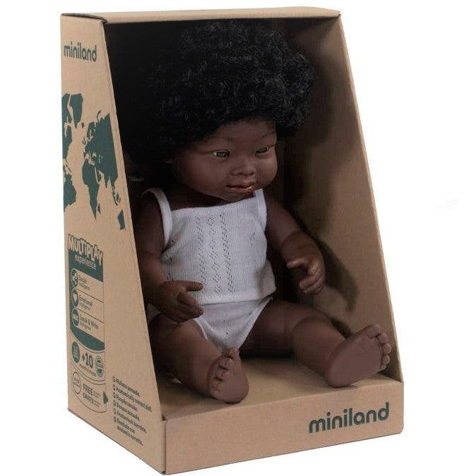 Miniland: lalka dziewczynka z zespołem Downa Afrykanka 38 cm - Noski Noski