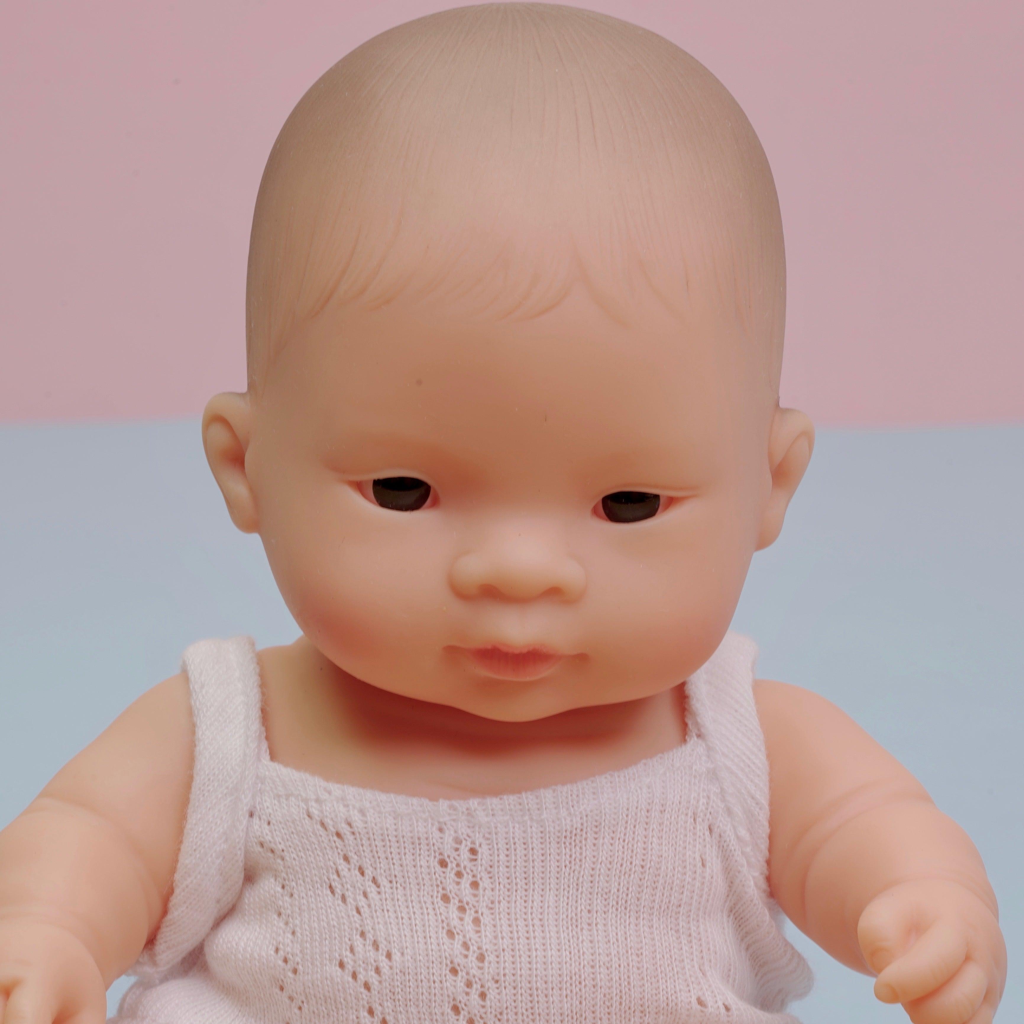 Miniland: mini lalka dzidziuś chłopiec Azjata 21 cm - Noski Noski