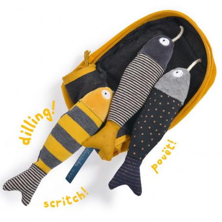 Zabawka sensoryczna Moulin Roty Les Moustaches, mięciutkie, szeleszczące rybki w puszce, idealna dla noworodka.