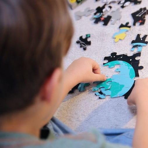 Mudpuppy: puzzle świecące w ciemności Kosmos - Noski Noski