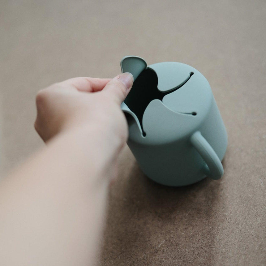 Mushie: kubek niewysypek na przekąski Snack Cup - Noski Noski