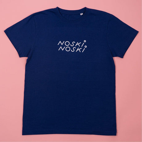 Koszulka Noski NN chabrowa, wygodna, bez szwów, uniwersalny krój dla mamy i taty, klasyczny basic dla fanów marki.