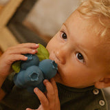 Oli and Carol: kauczukowy gryzak jagody Jerry the Blueberry - Noski Noski