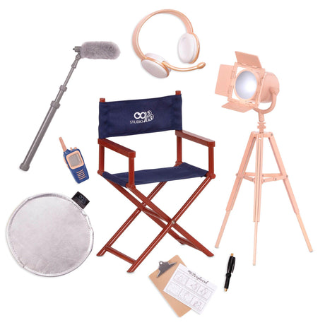 Fotel reżyserski dla lalek Our Generation, z reflektorem, mikrofonem i akcesoriami, na plan filmowy.