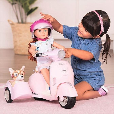 Our Generation: skuter dla lalki z koszem i kaskiem Ride Along Scooter - Noski Noski