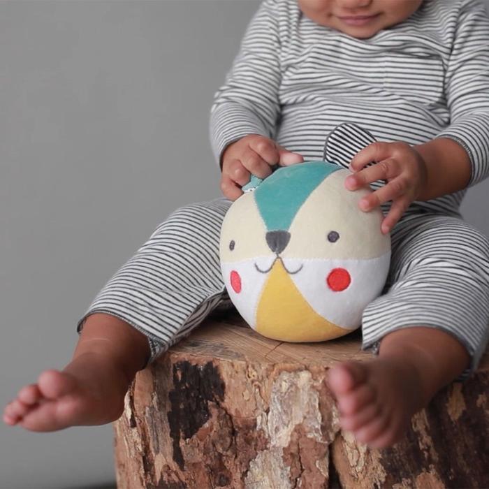 Petit Collage: piłka z dzwoneczkiem królik Chiming Bunny Organic - Noski Noski