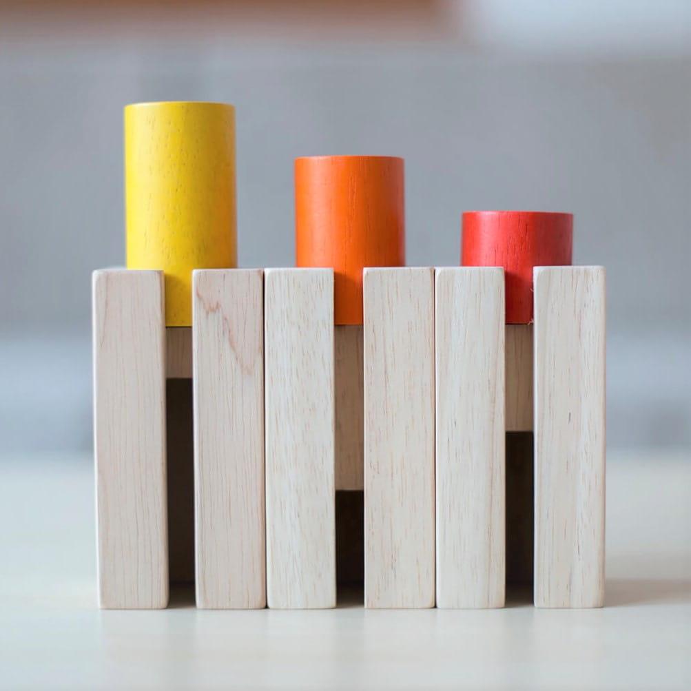 Plan Toys: drewniane klocki głębokość i wysokość High & Depth Blocks - Noski Noski