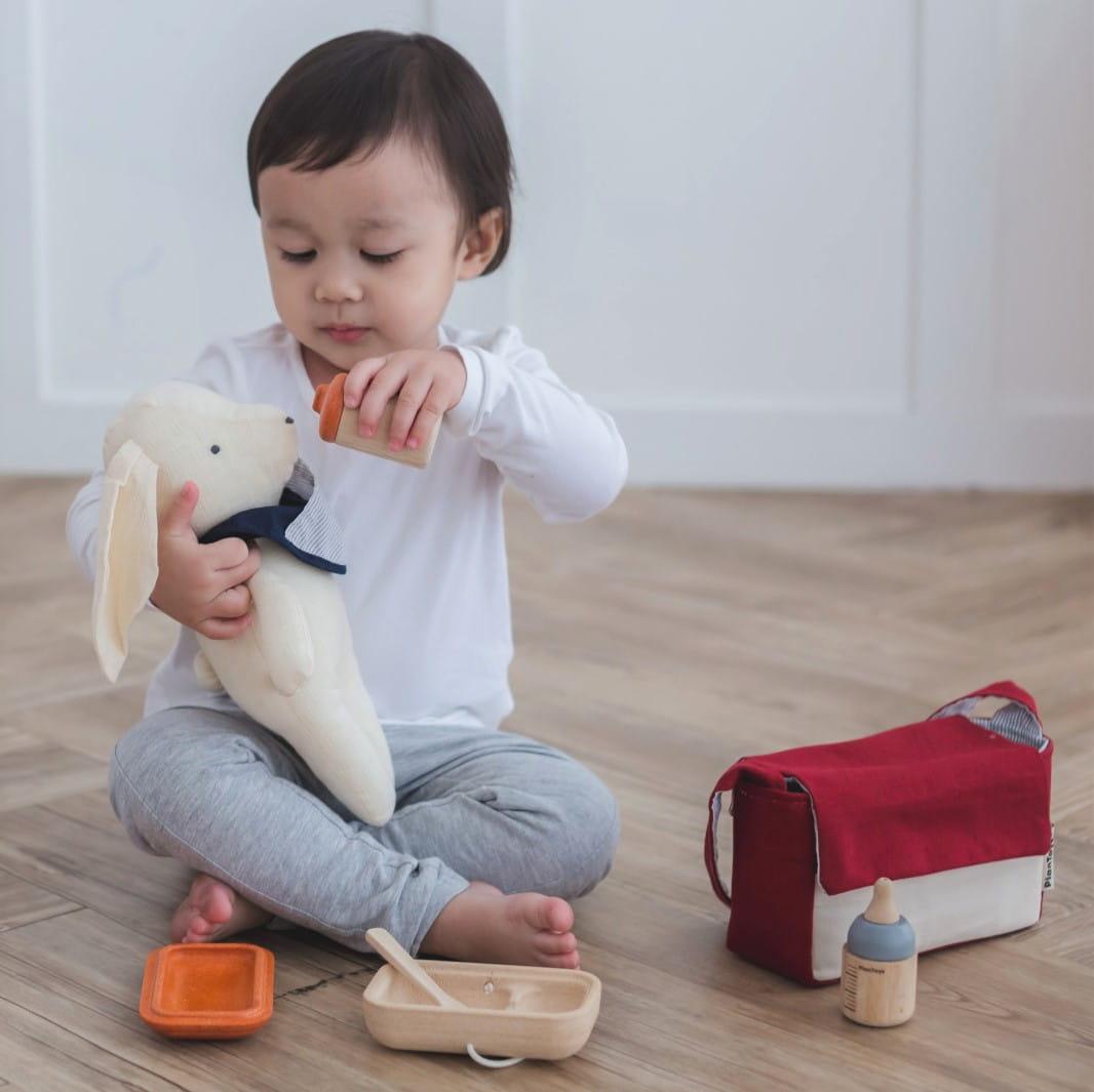 Plan Toys: zestaw do karmienia dla lalki Doll Feeding Set - Noski Noski