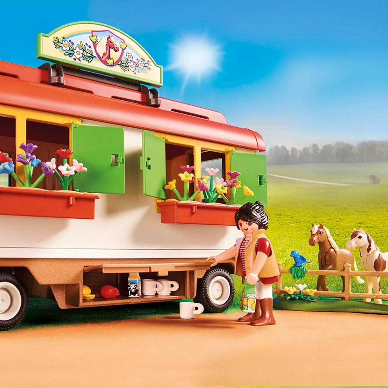 Playmobil: kemping z kucykami i przyczepą do nocowania Country - Noski Noski