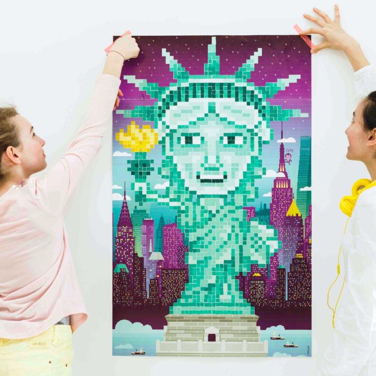 Poppik: plakat wyklejanka pixel art Nowy Jork - Noski Noski