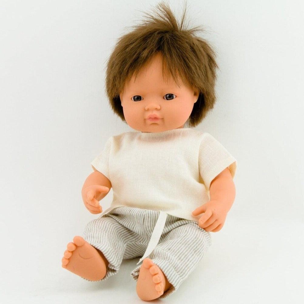 Przytullale: bluzka kremowa i lniane spodenki dla lalki Miniland - Noski Noski