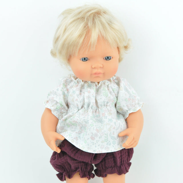 Przytullale: bluzka w łączkę i śliwkowe spodenki ubranko dla lalki Miniland - Noski Noski