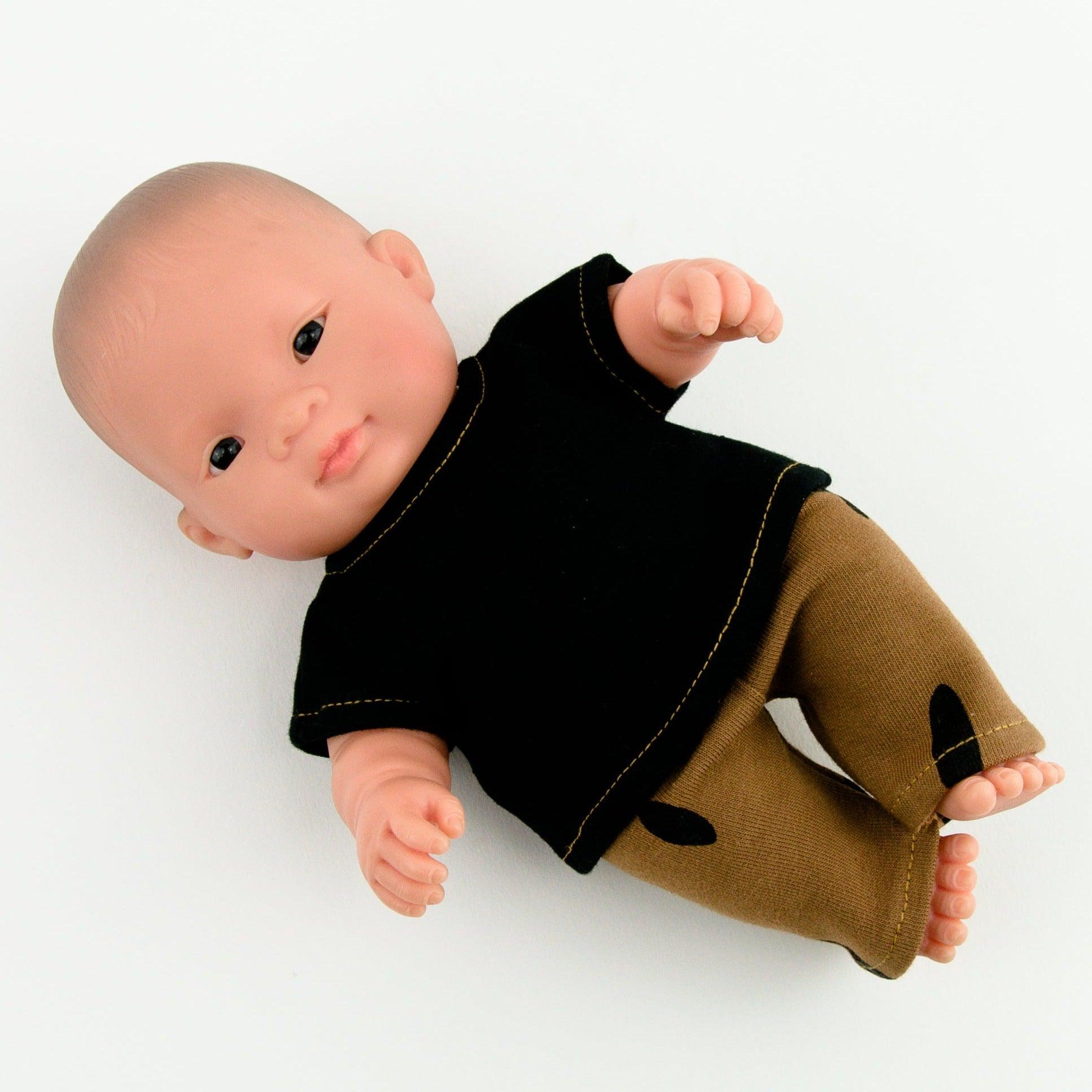 Przytullale: czarna bluzeczka i brązowe spodenki ubranko dla mini lalki Miniland - Noski Noski