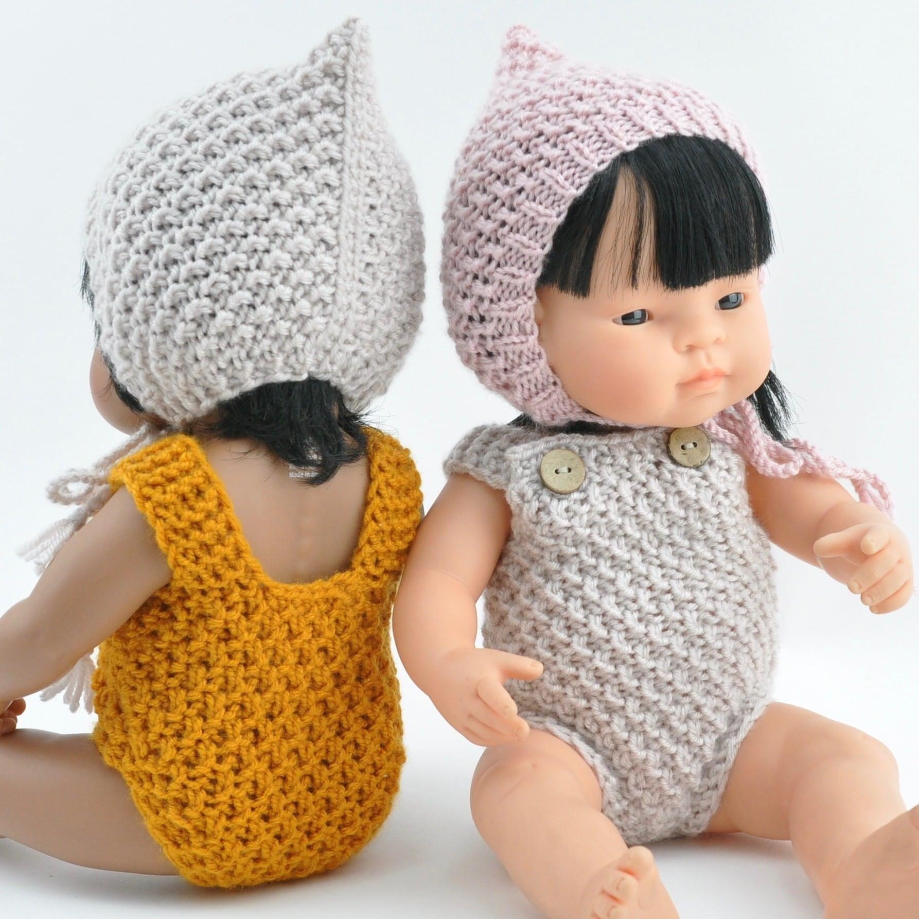 Przytullale: kombinezon z włóczki ubranko dla lalki Miniland - Noski Noski
