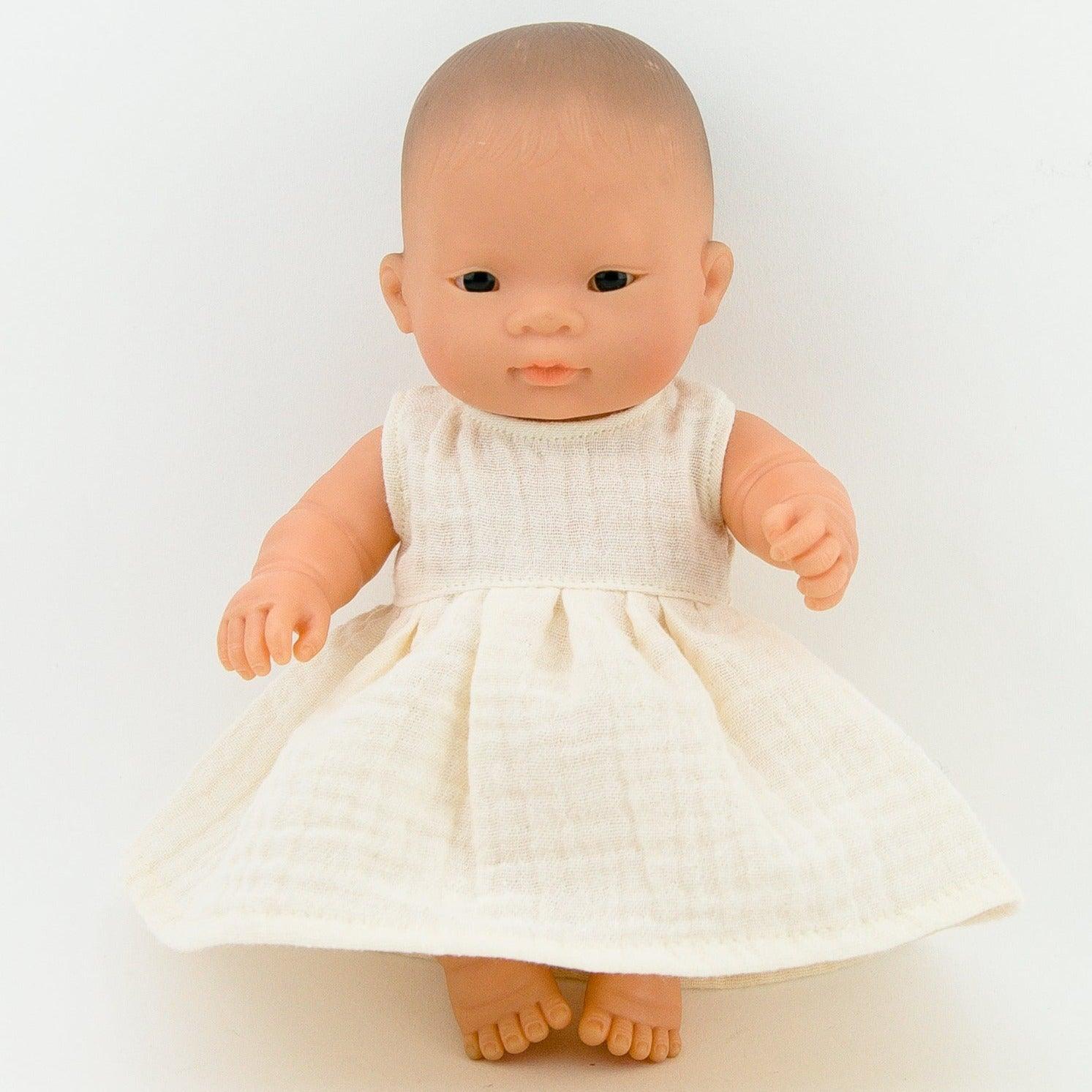 Przytullale: muślinowa waniliowa sukienka ubranko dla mini lalki Miniland - Noski Noski