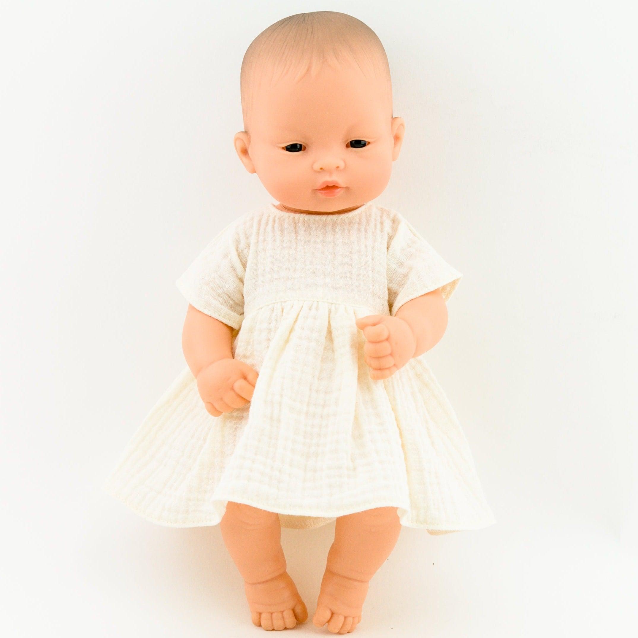Przytullale: muślinowa waniliowa sukienka ubranko dla średniej lalki Miniland - Noski Noski